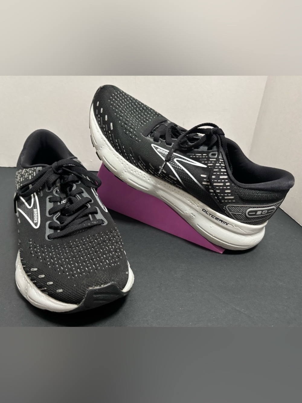 Brooks Glycerin 20 Women’s Running Shoes - Size 9 - Black/White